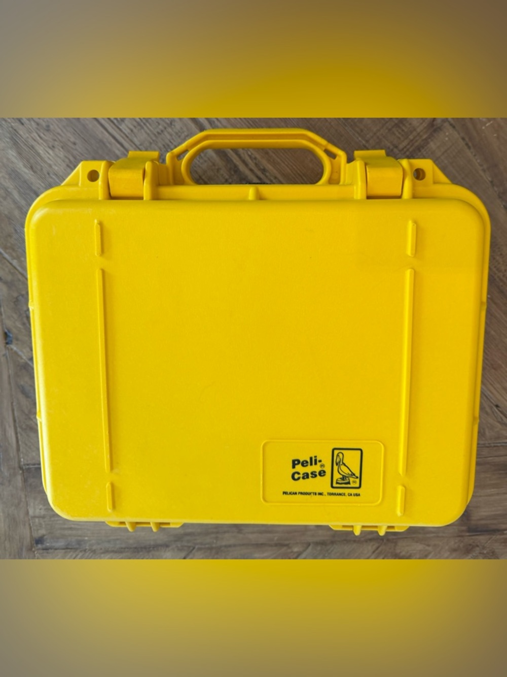 Vintage Yellow Pelican 1400 Case - Torrance CA Original - with Foam & paperwork